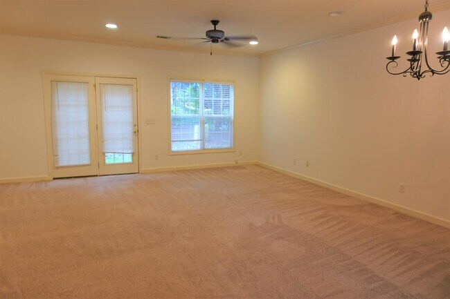 Building Photo - 204 Ashby Dr