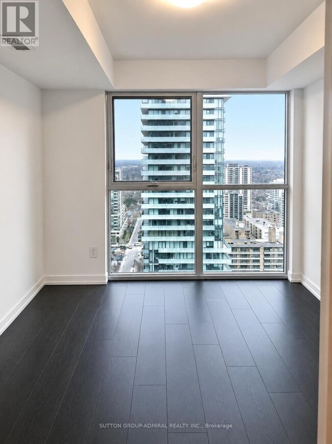 Building Photo - 125 Redpath Ave