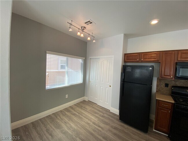 Foto del edificio - 4517 Bell Cord Ave
