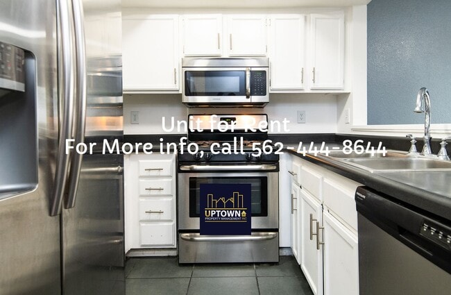 Foto del edificio - Townhome - 2 Bedrooms-2.5 Baths - Commerce