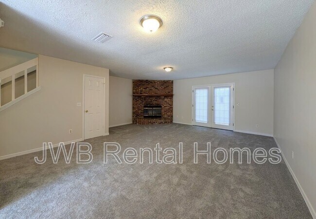 Foto del edificio - 5603 Bennington Dr