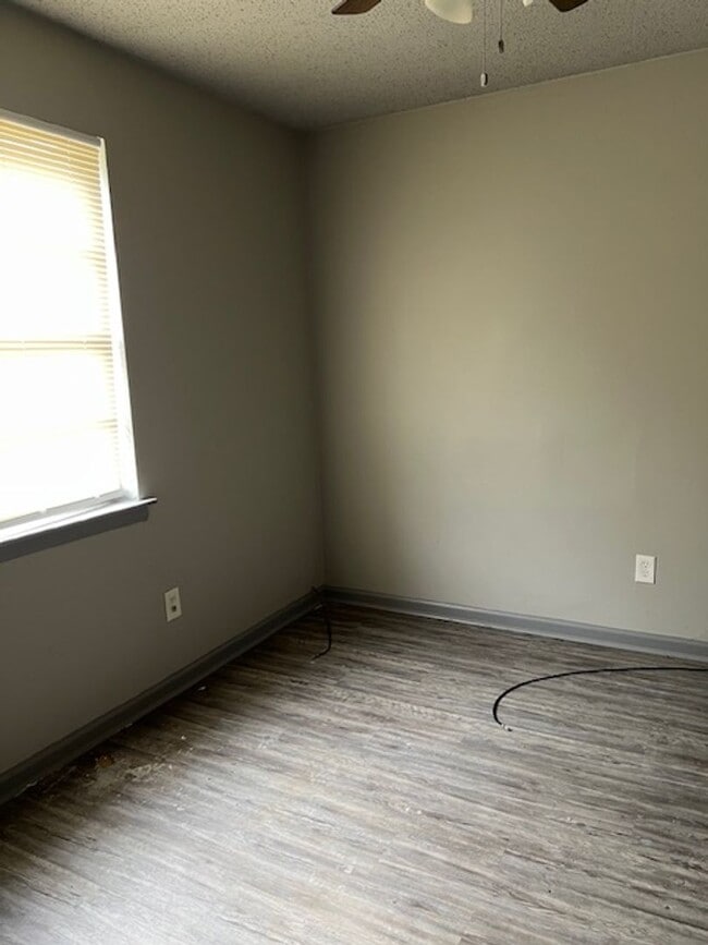 Building Photo - 487 Williams Ave