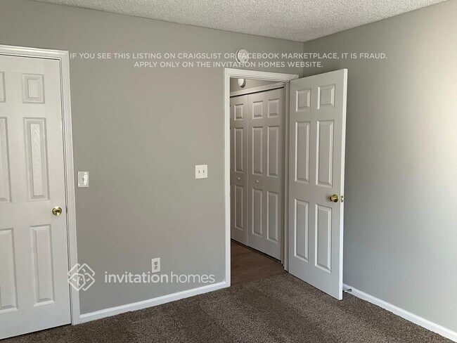 Building Photo - 13250 Companion Cir S