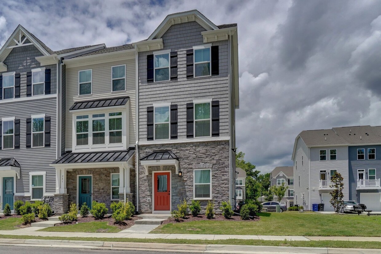 2 bedroom townhome in Portsmouth - 2 bedroom townhome in Portsmouth