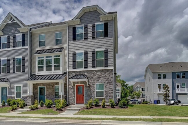 2 bedroom townhome in Portsmouth - 2 bedroom townhome in Portsmouth