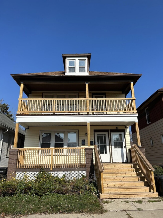 Building Photo - 170 Bondie St