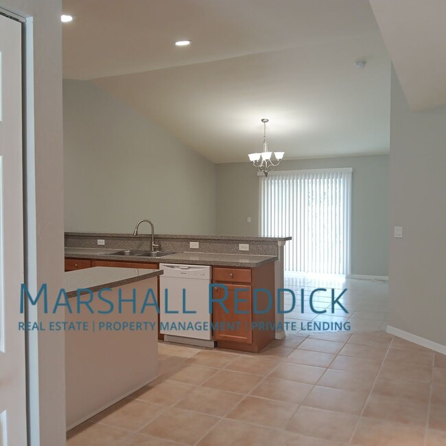 Foto del edificio - 870-872 Apartment St
