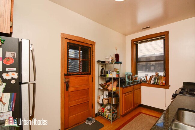 Foto del edificio - 3635 N Wolcott Ave