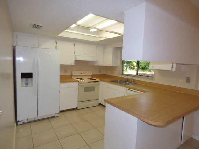 Foto del edificio - 795 Sweetbrier Dr