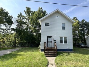 Building Photo - 784 Rosamond Ave