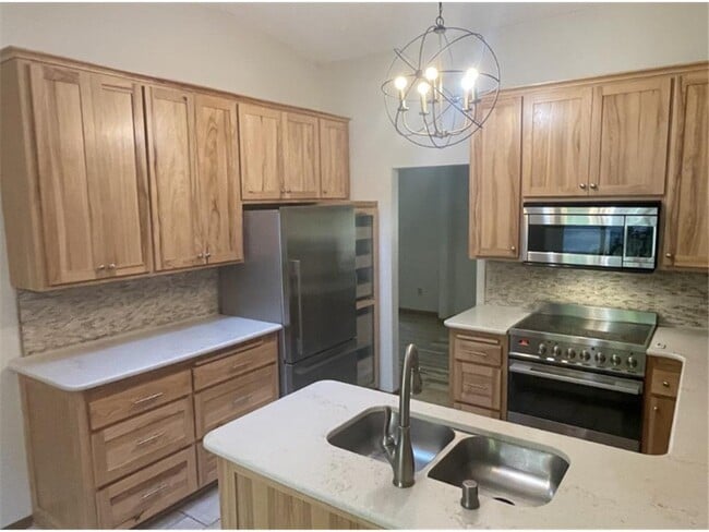 Building Photo - 14810 Lloyds Dr