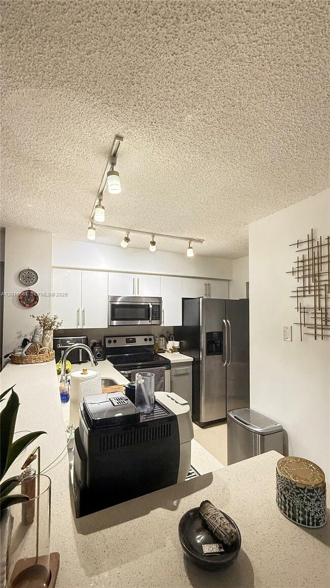 Foto del edificio - 530 S Park Rd