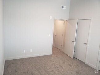 Building Photo - 572 S 100 W