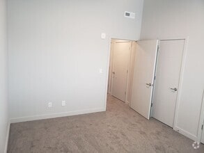 Building Photo - 572 S 100 W