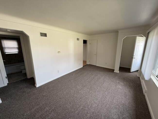 Foto del edificio - 22861 Rosalind Ave