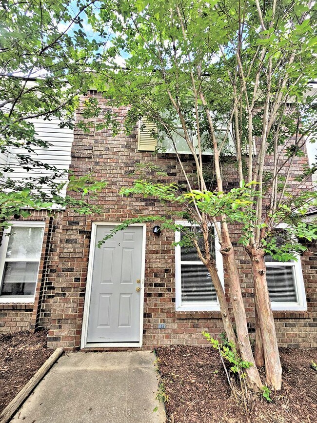 Building Photo - 2824 Wimberly Dr SW