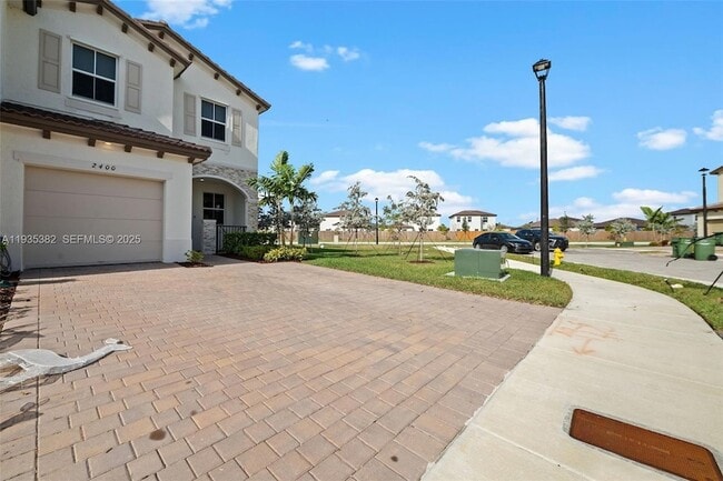 Foto del edificio - 2400 SE 29th St