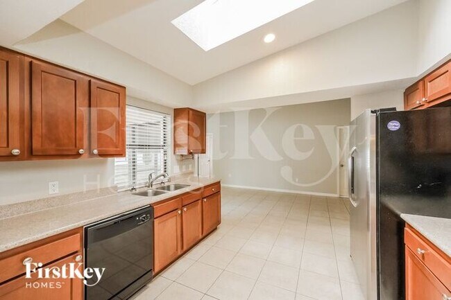 Foto del edificio - 21492 Seaton Ave