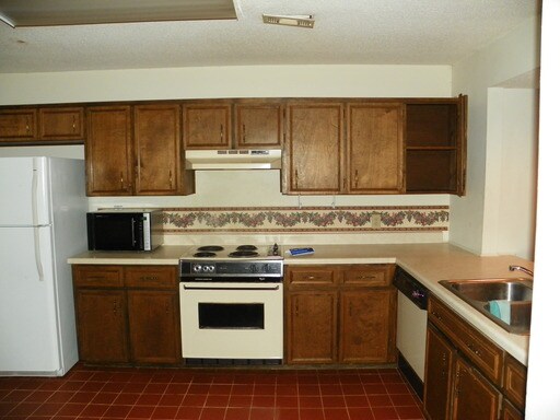Building Photo - 9C Merion Dr