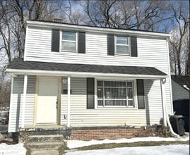 Building Photo - 312 W Dewey St