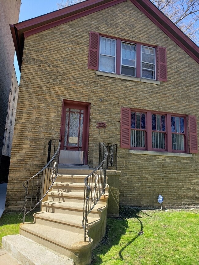 Building Photo - 7328 N Honore St