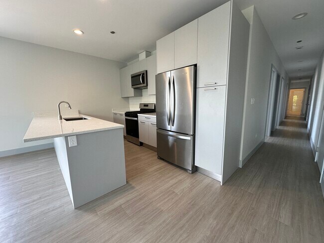 Foto del edificio - 6351 N Glenwood Ave