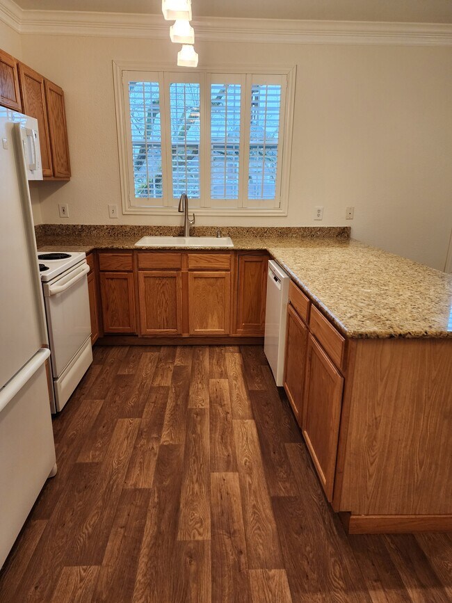 Kitchen - 707 NE Tillamook St