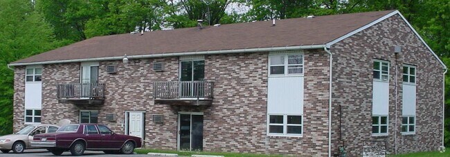 Building Photo - 615 Debra Pl