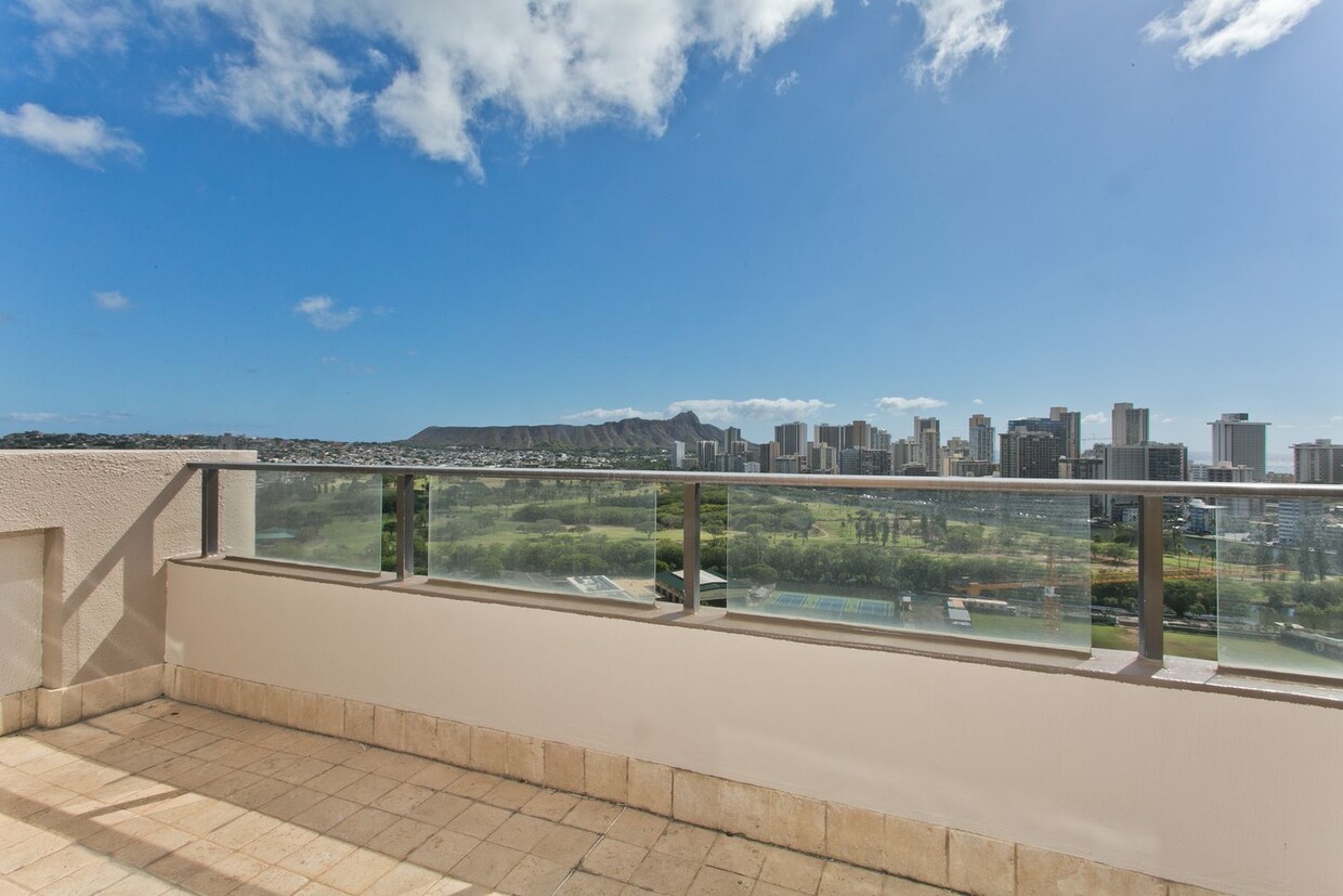 Foto principal - Royal Iolani Corner Unit - 2 PRK w/ ALL Ut...