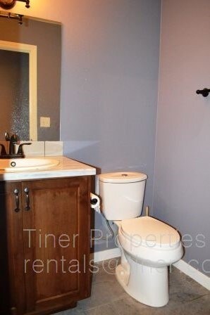 Foto del edificio - Beautiful 4 Bedroom/2.5 Home on HUGE Lot