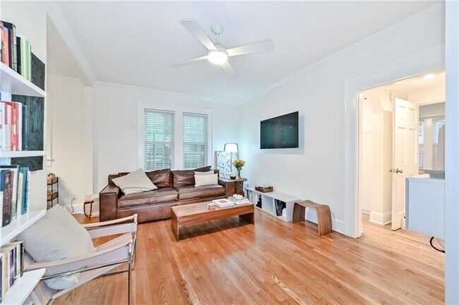Foto del edificio - 242 12th St NE