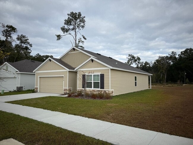 Photo - 4 Bedroom 2 Bath Convenient to Everything House