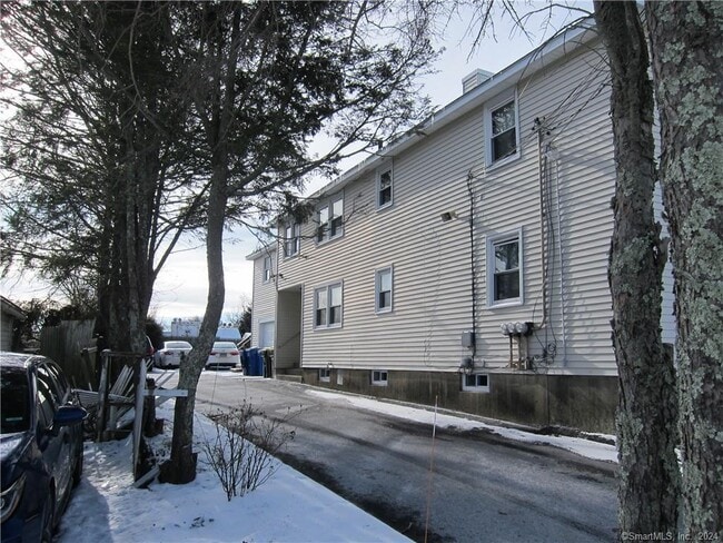Building Photo - 41 Diane Terrace