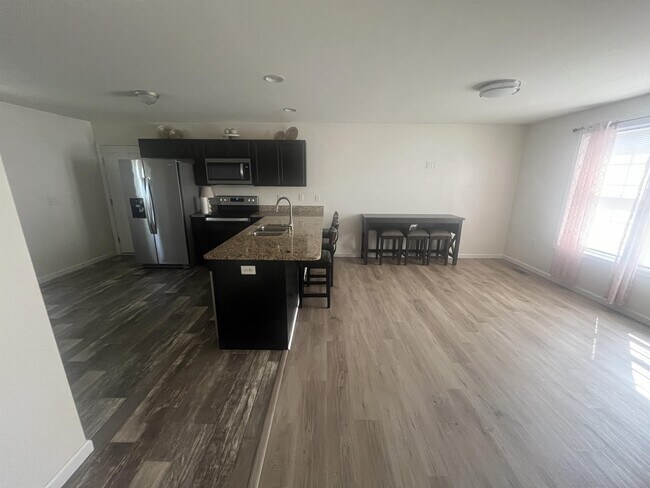 Building Photo - 47 Sinker Dr
