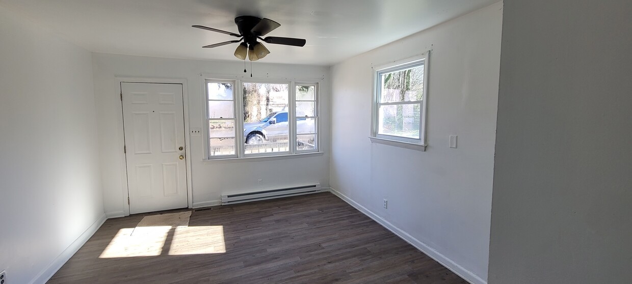 Building Photo - 944 8th St
