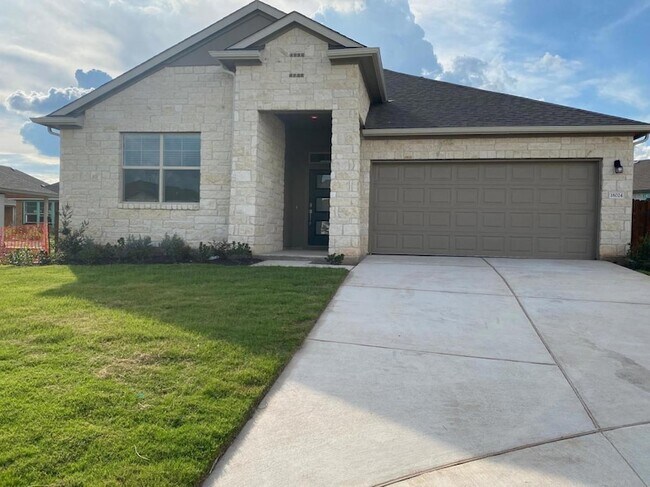 Foto del edificio - 18024 Stefano Dr