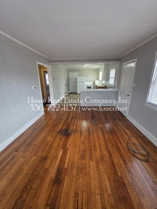 Photo - 2418 Newark St House