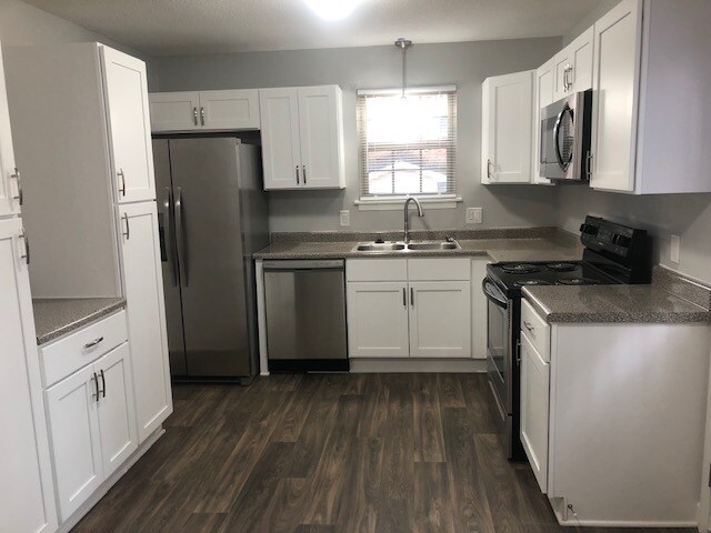 Foto principal - 516 Sherwood Ct