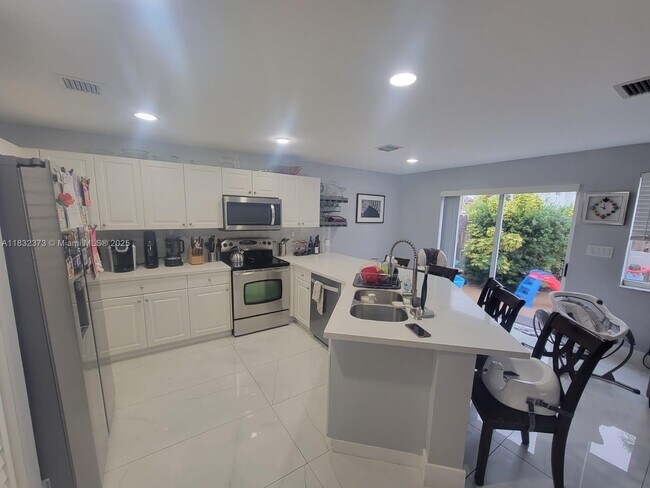 Foto del edificio - 11612 NW 51st Terrace