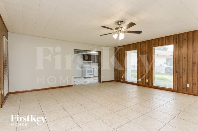 Foto del edificio - 2225 N Seminole St
