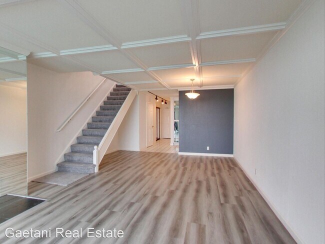 Building Photo - 2 br, 1.5 bath House - 155 Gardenside Driv...