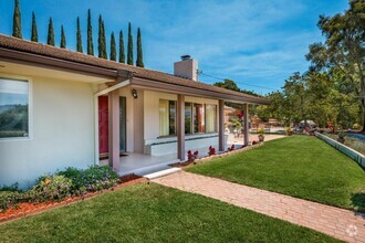 Building Photo - 720 Elsinore Dr