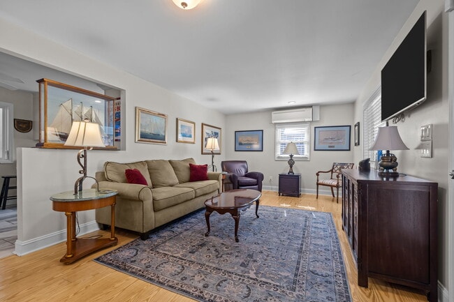 Building Photo - 182 Lewistown Rd