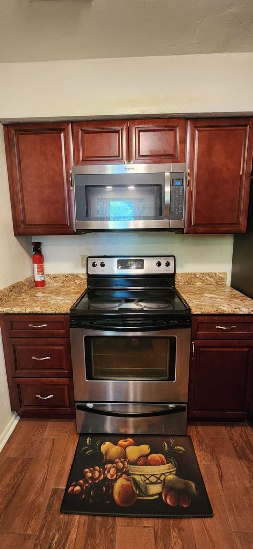 Foto del edificio - Charming 3-Bed, 2-Bath Home in Desirable N...