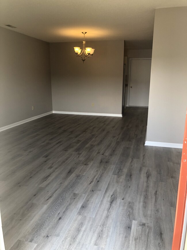 Building Photo - 306 Old Spring Hill Ln