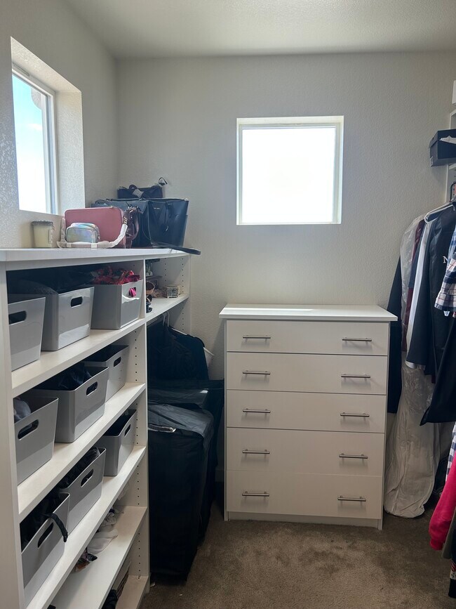 Foto del edificio - 9753 Birch Ln