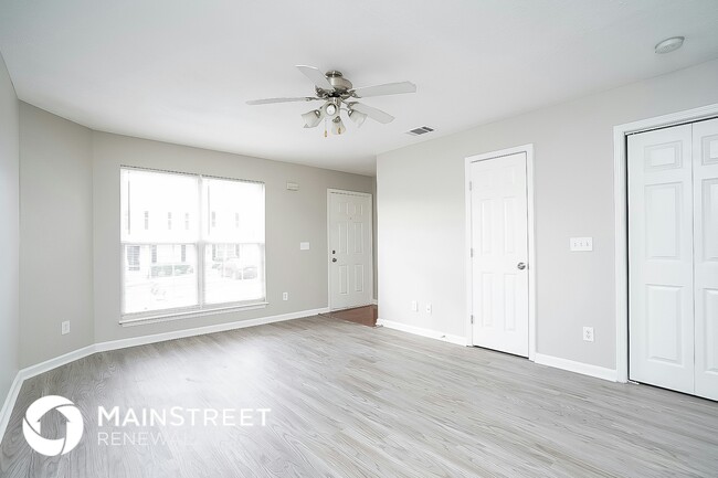 Building Photo - 6030 Cullen Dr