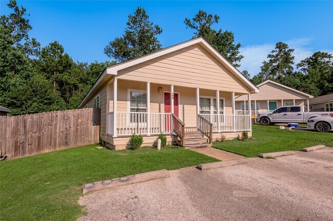 Foto del edificio - 164 Varsity Dr