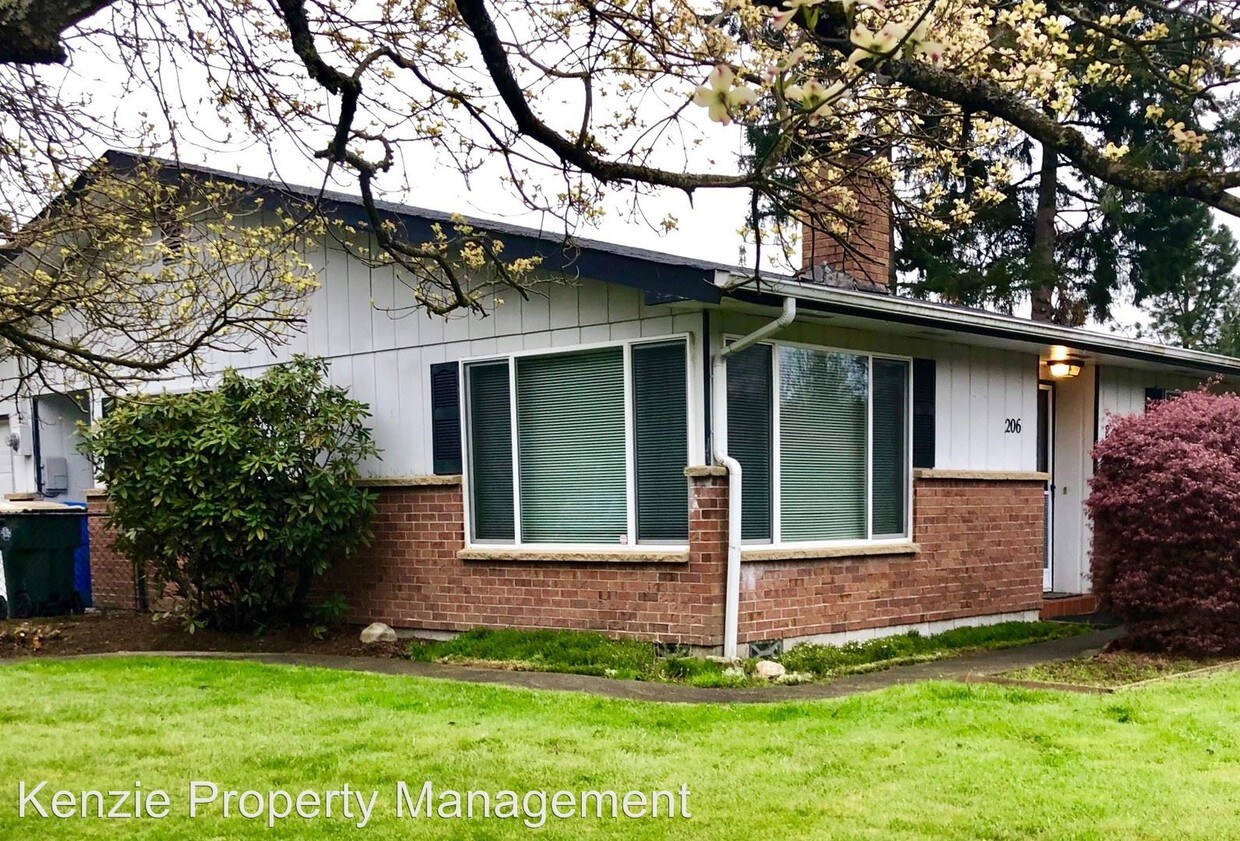 Primary Photo - 3 br, 2 bath House - 206 SE N Street