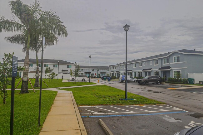 Building Photo - 1036 NW 5th Terrace
